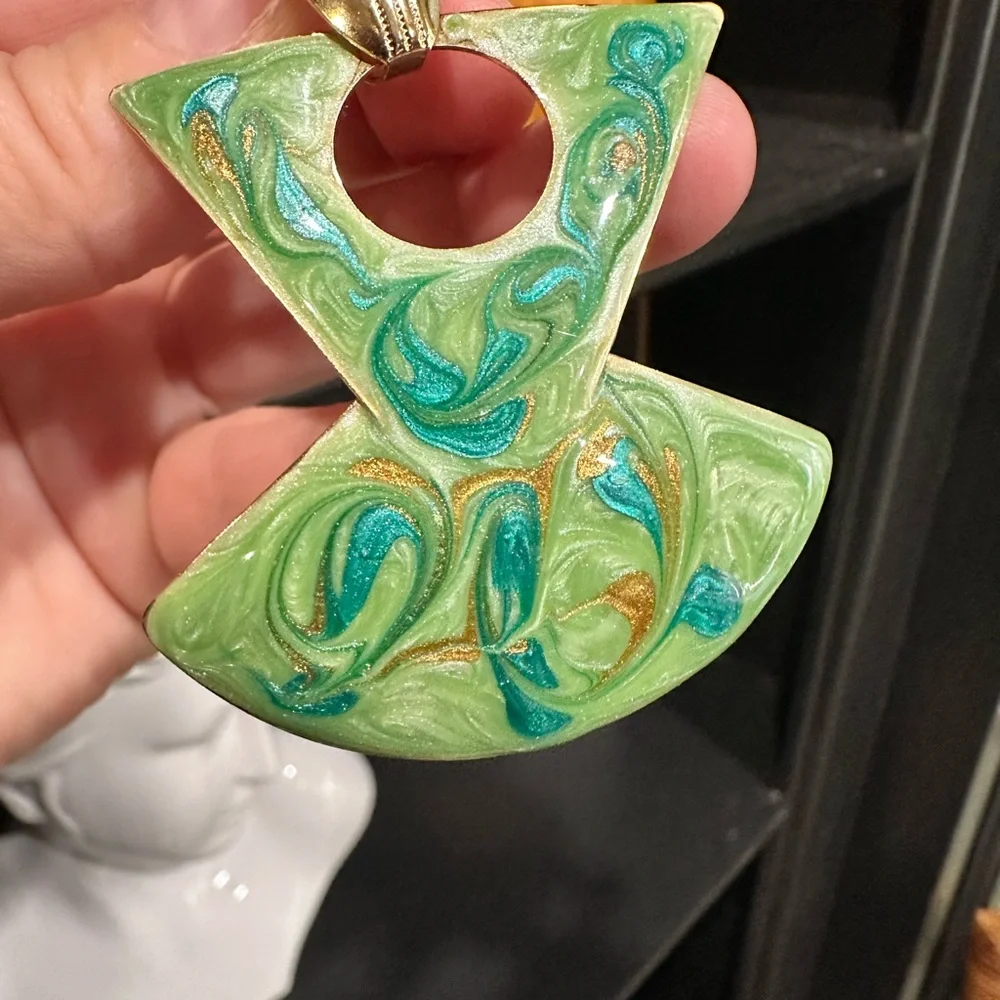 Vintage 1980s Green & Gold Enamel Dangle Earrings – Geometric Fan Design